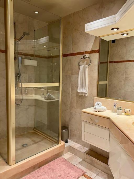 Comfy, Cosy, And Spacious Apartment Near Paris Bezons Buitenkant foto